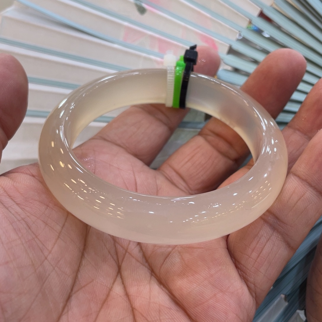 玛瑙/玉髓手镯未镶嵌柿***?