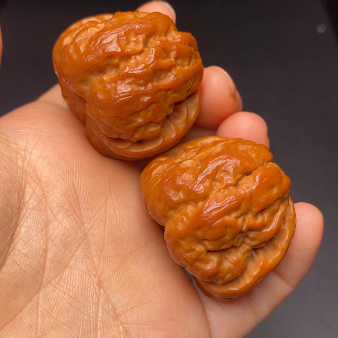 文玩核桃把件秦岭野生核桃