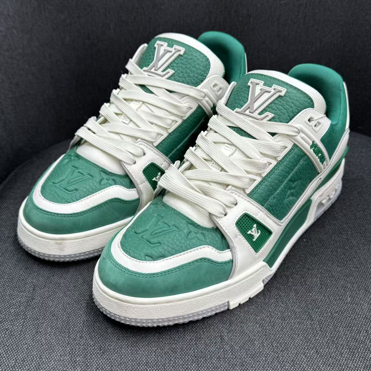 99新 LouisVuitton/路易威登 新款白绿压纹trainer奢鞋