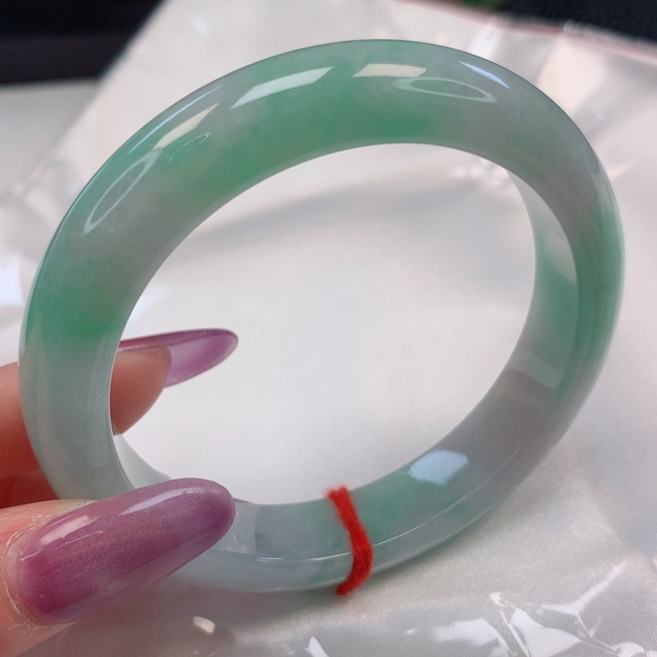 翡翠手镯未镶嵌55圈