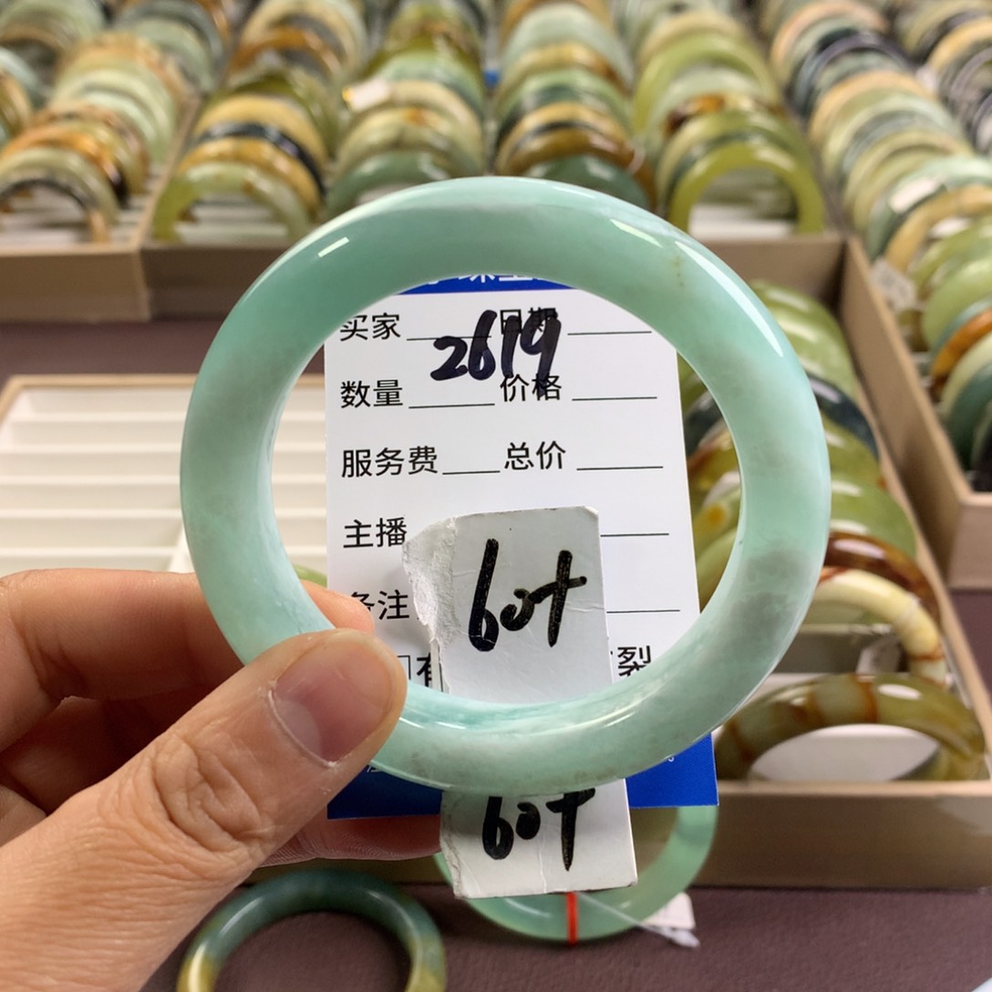 蛇纹石玉未镶嵌颈饰2619