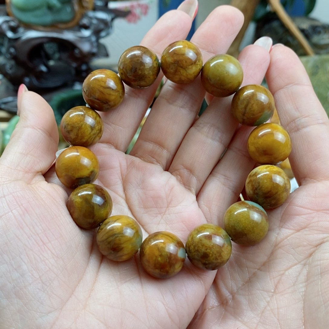 透闪石质玉手链未镶嵌江***?