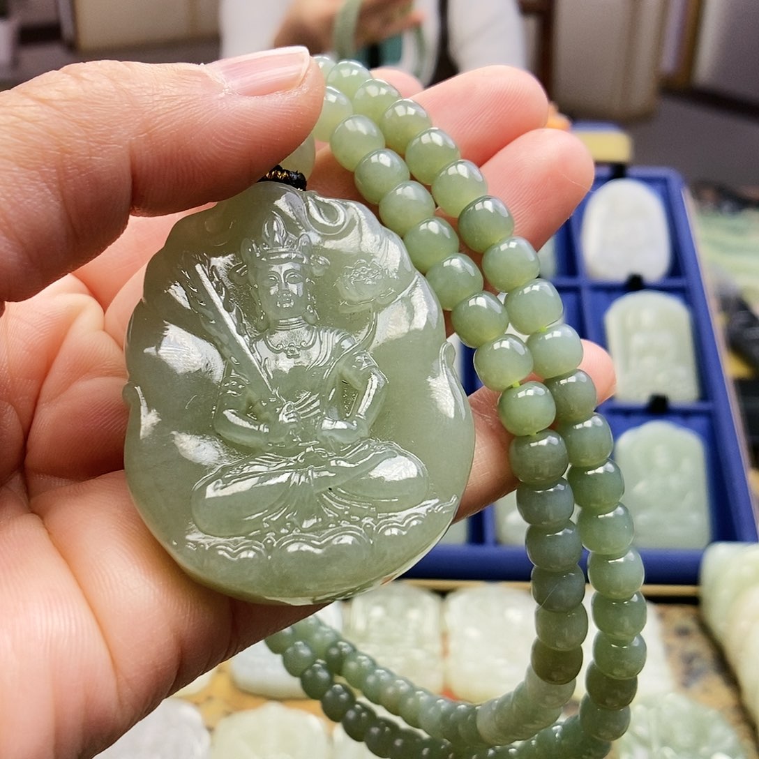 和田玉颈饰未镶嵌华*