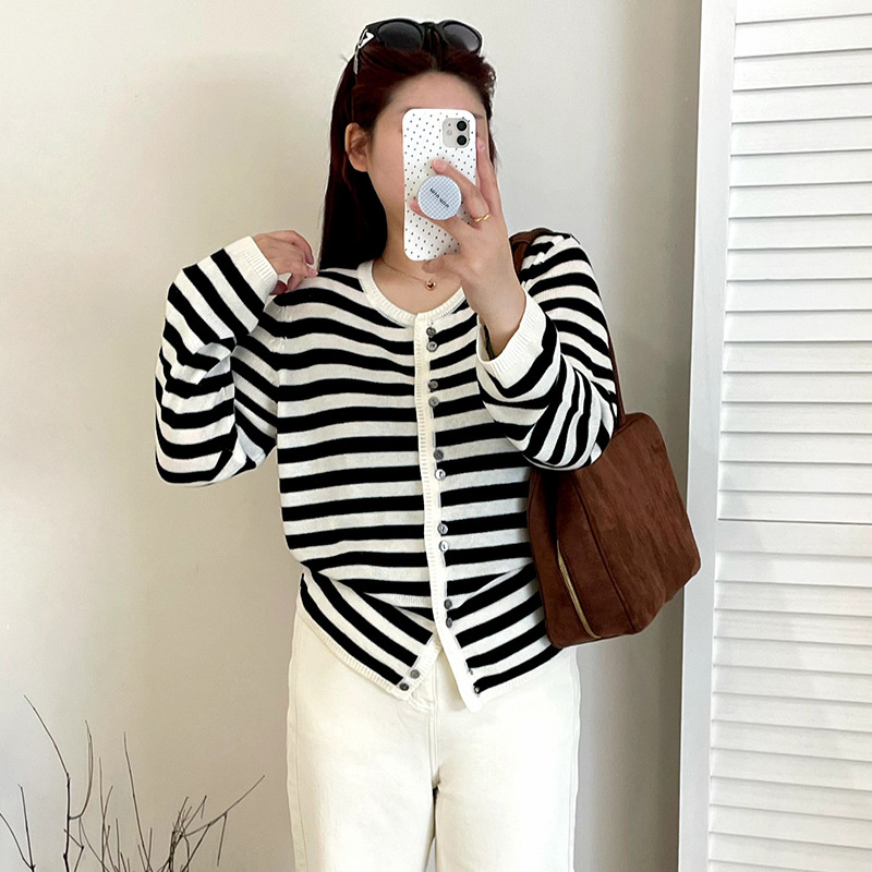 【涵胖胖】清*质小香风外套女针织开衫2025秋胖mm显瘦条纹上衣23083