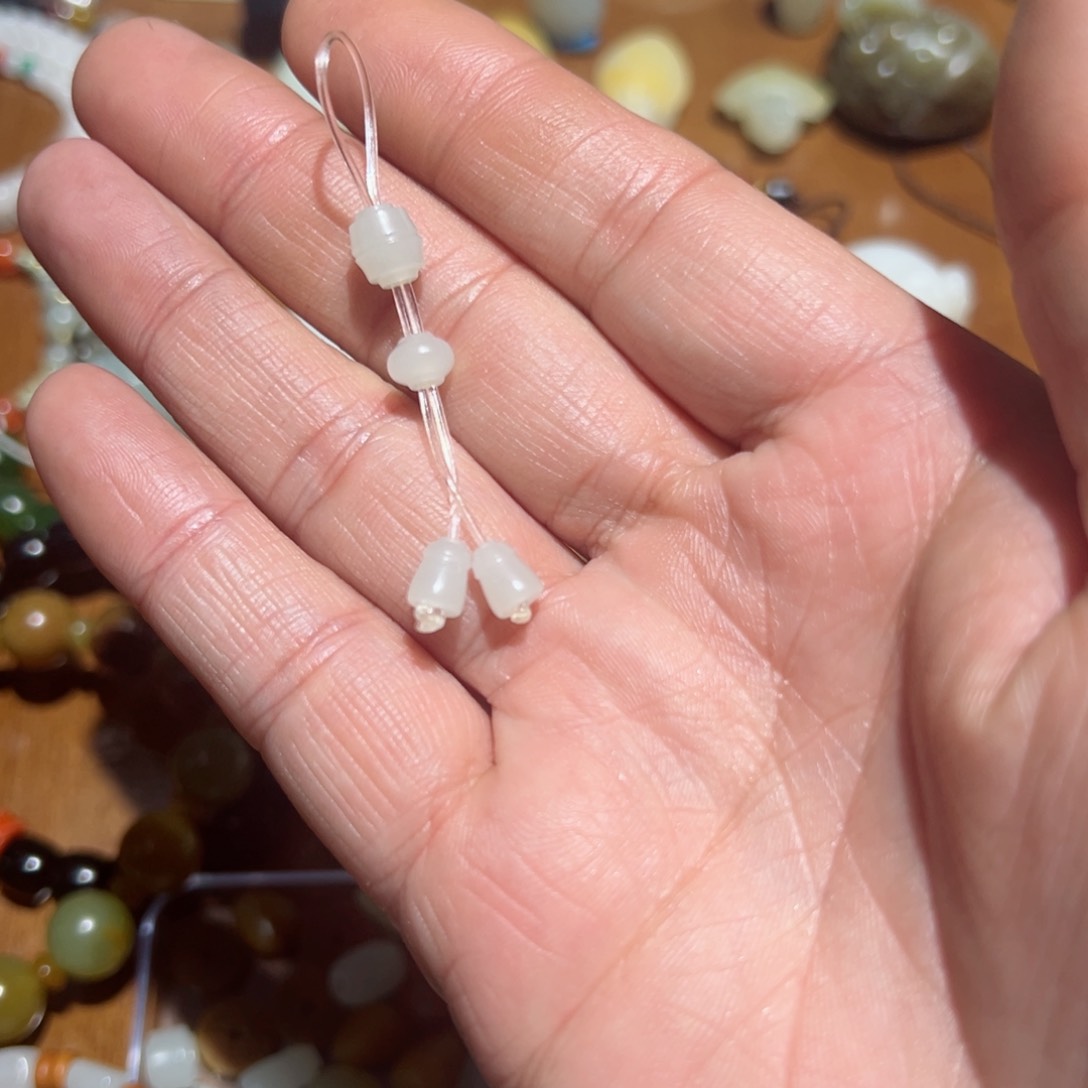 和田玉耳饰未镶嵌种***?