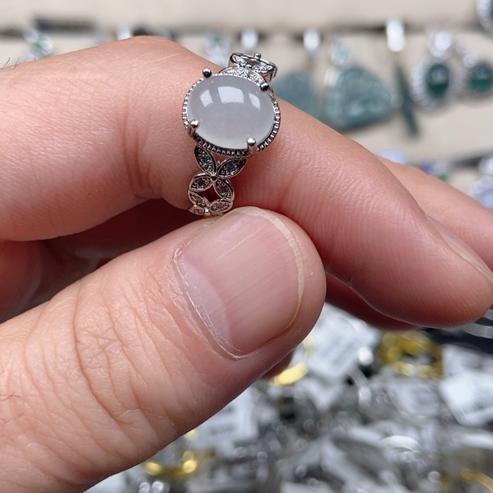 翡翠未镶嵌戒指戒指