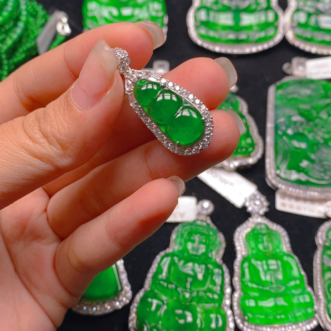 翡翠颈饰银S925镶嵌88888888888