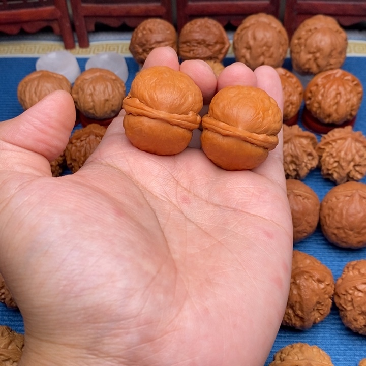 文玩核桃把件至尊宝