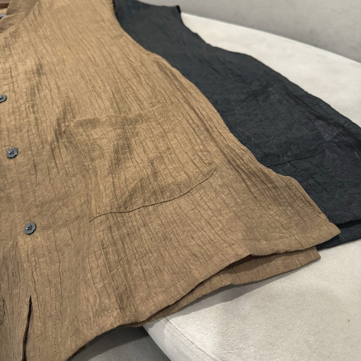 男士时尚轻奢高级感褶皱老钱风坎肩衬衫夏季潮流韩版透气无袖上衣