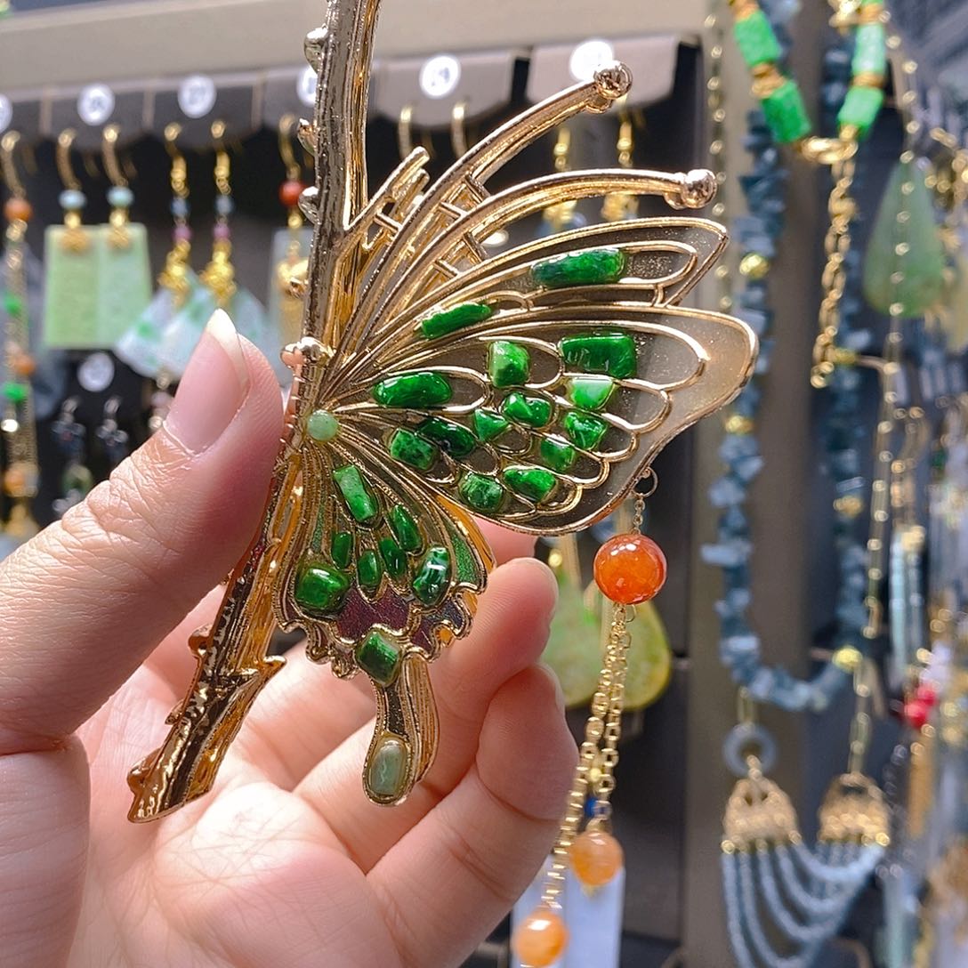 未镶嵌翡翠耳饰翡翠