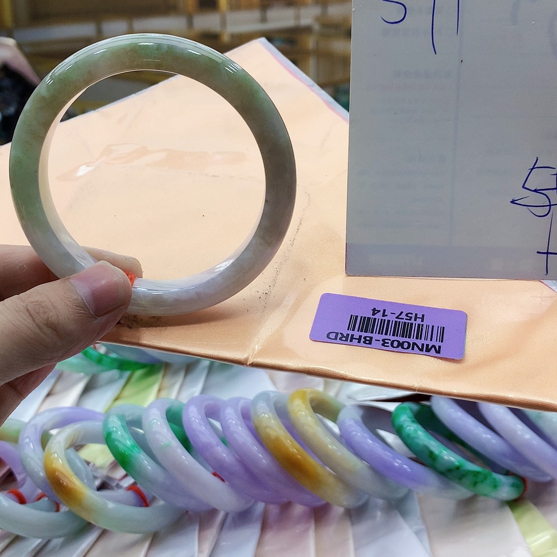 翡翠未镶嵌手镯fffuuuuiooiio