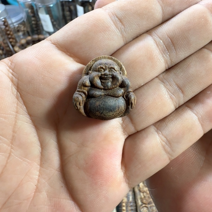 沉香沉香碎屑奇楠沉香原材料树牌定制雕刻弥勒佛2.5克