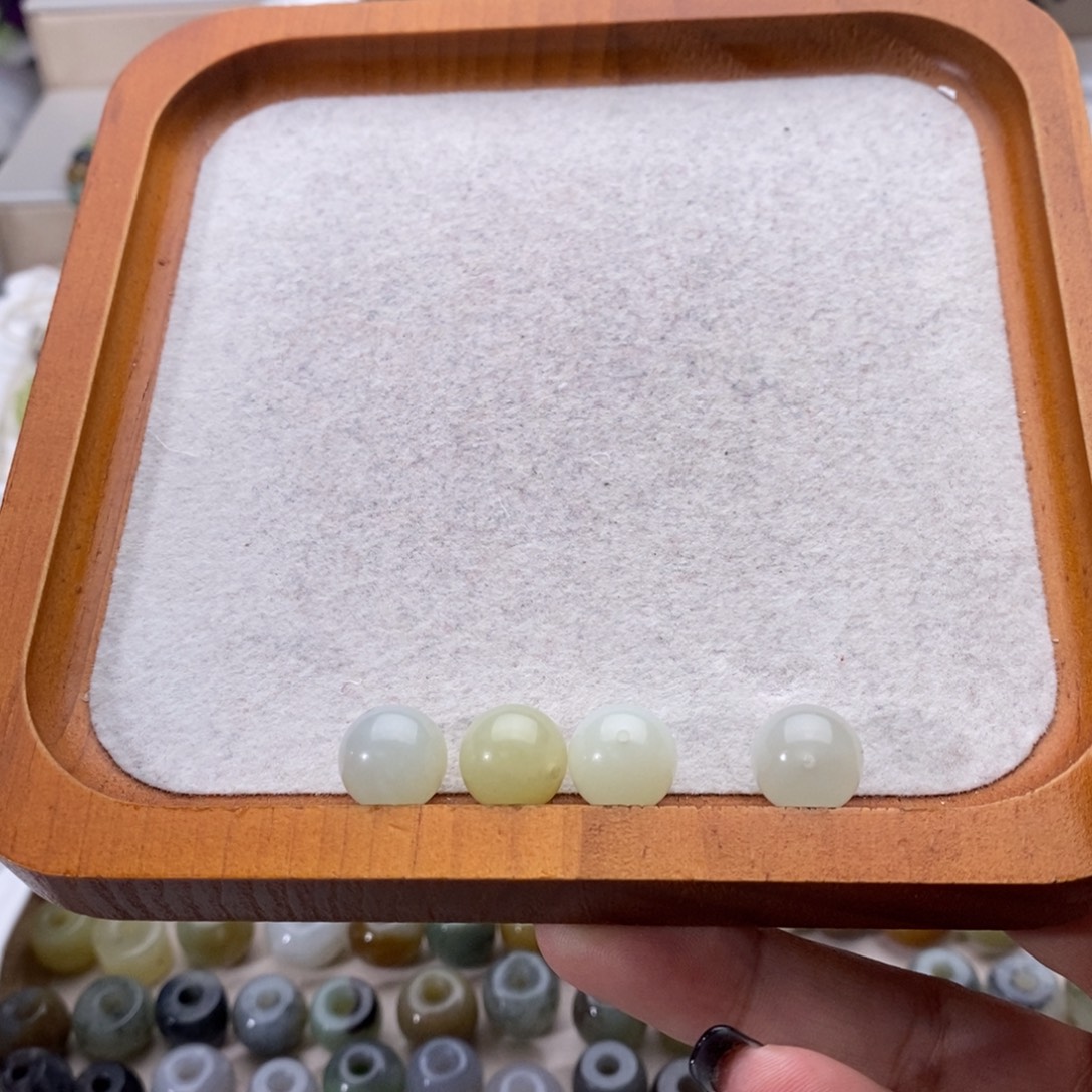 随***5和田玉未镶嵌颈饰买断