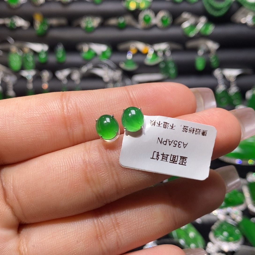 翡翠耳饰18K金镶嵌天然翡翠