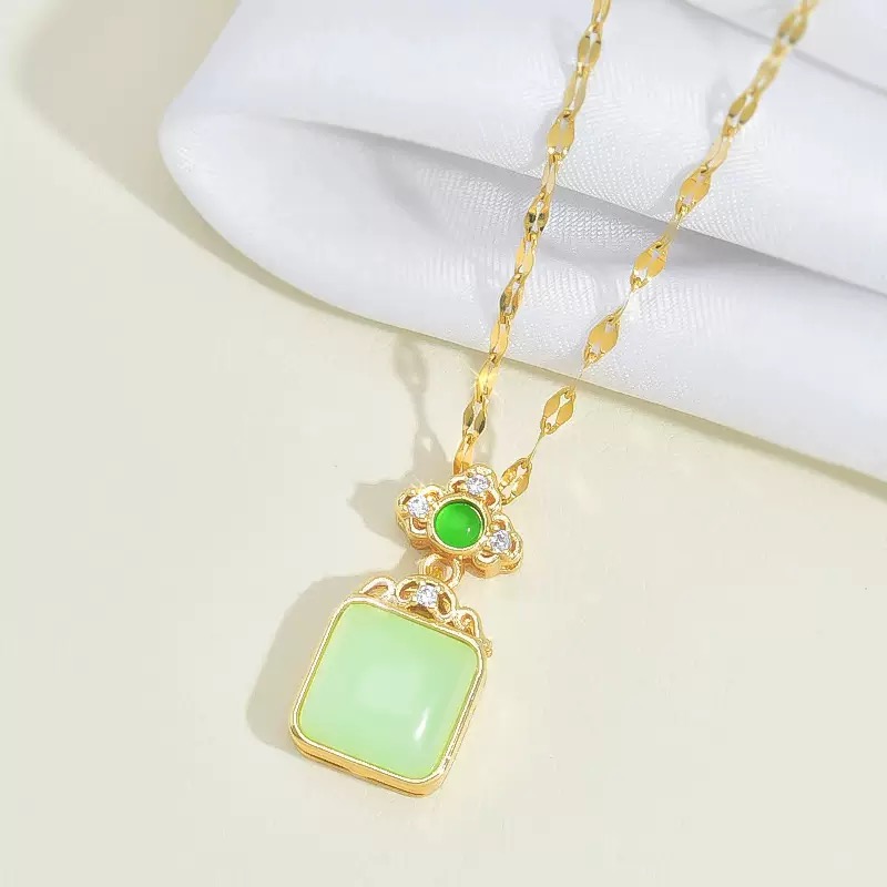 【专属定制】复古时尚轻奢气质简约精美款绿色方形款项链