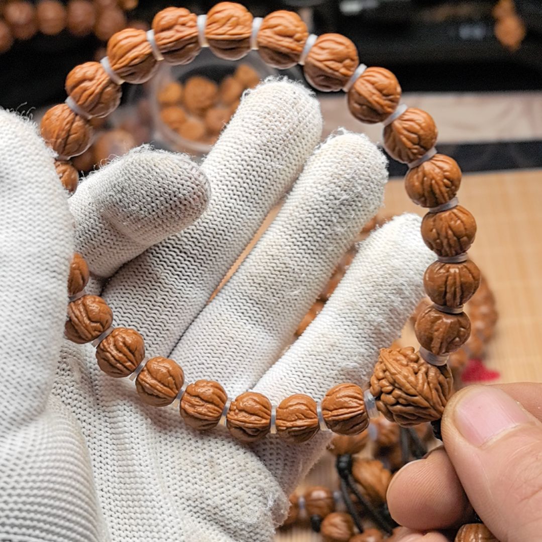 吊坠桃核小龙纹手持