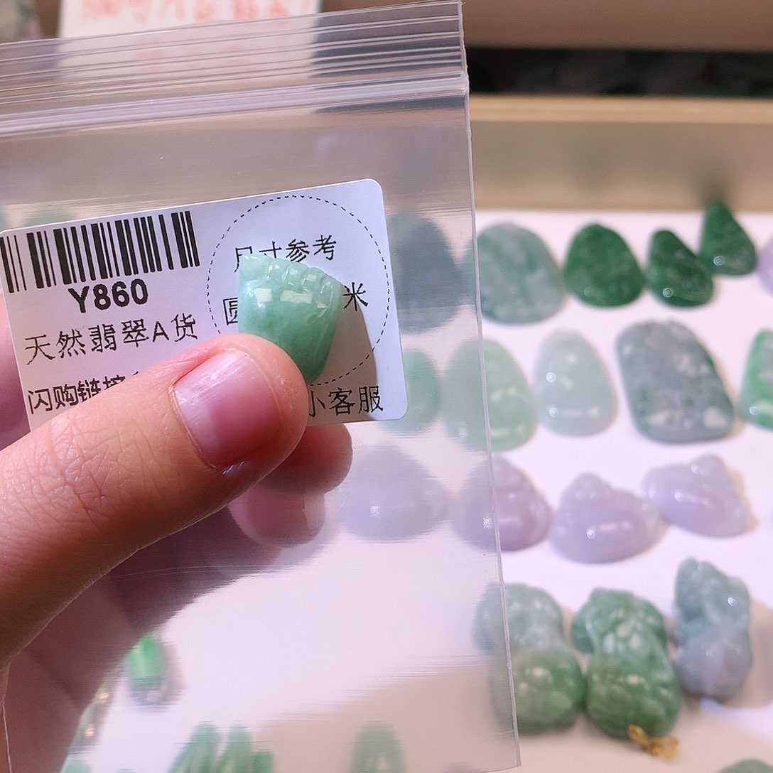 翡翠颈饰未镶嵌足