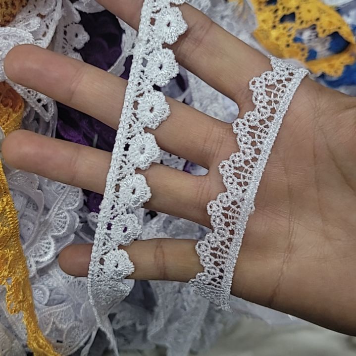 小白花两只，小皇冠三支。75