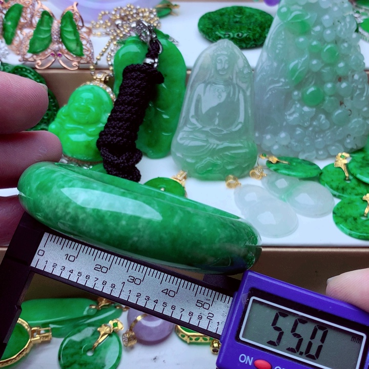 翡翠手镯未镶嵌手镯