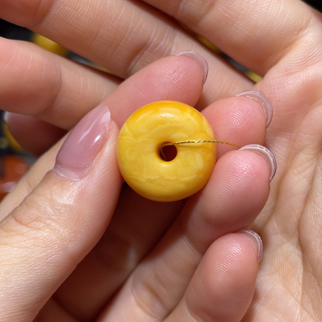 【闪购商品】琥珀裸石未镶嵌饼子