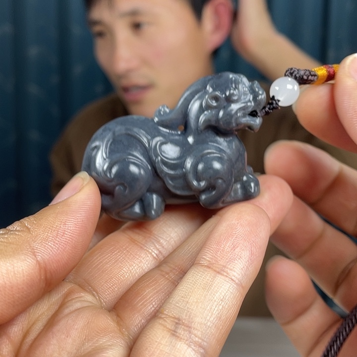 和田玉未镶嵌把件