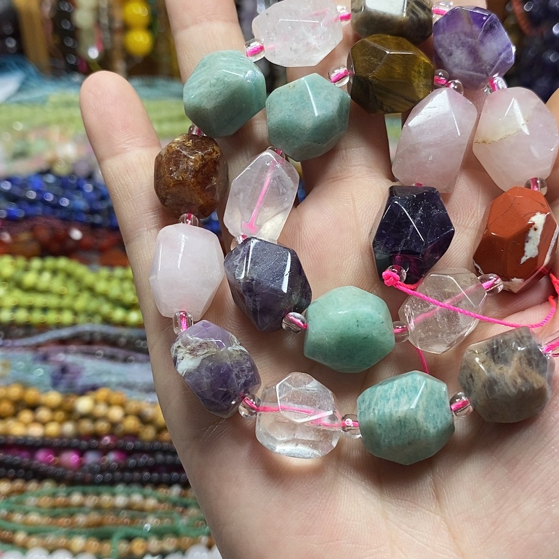 玛瑙/玉髓未镶嵌珠宝半成品多宝随型一条卡13*18mm