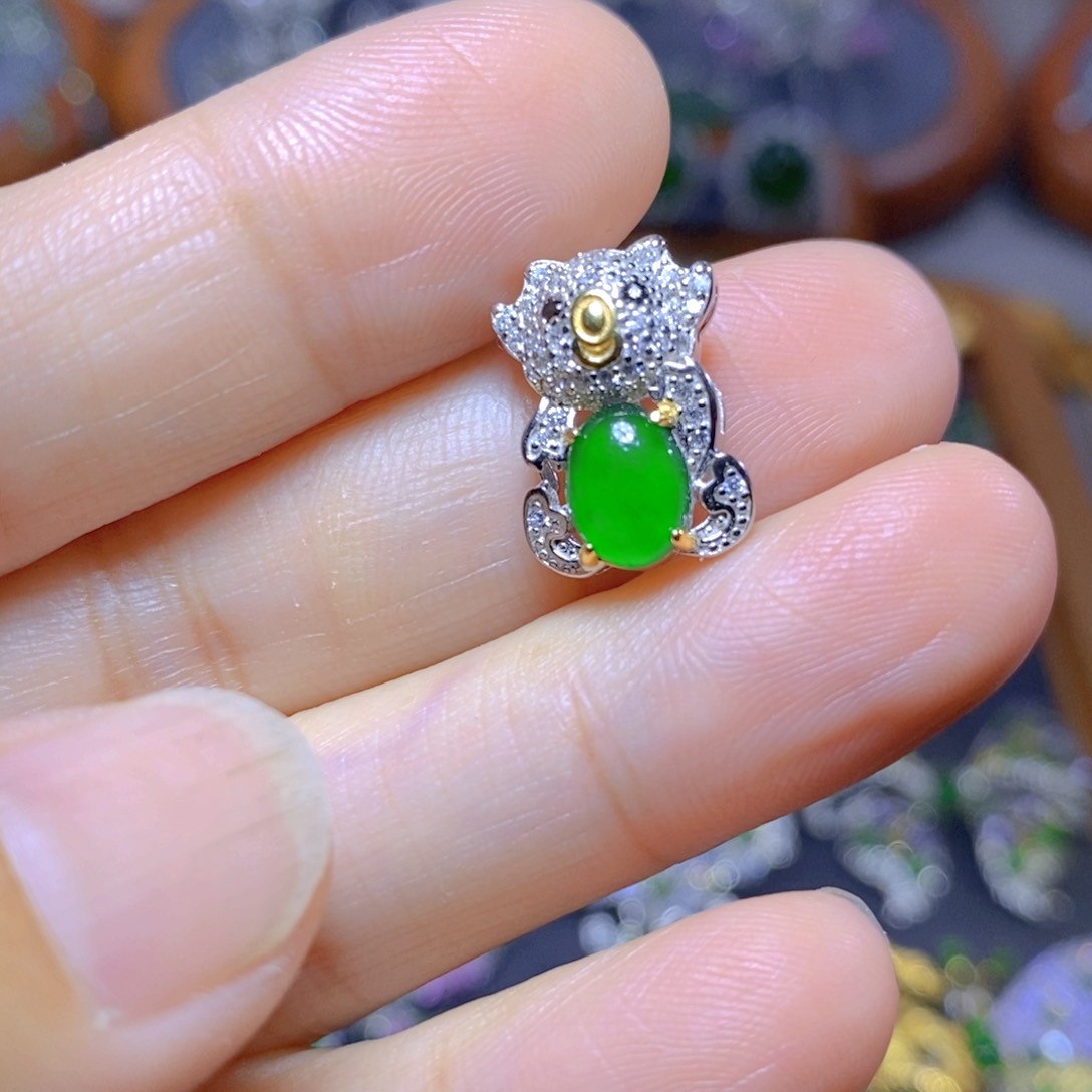 翡翠颈饰银S925镶嵌天然翡翠