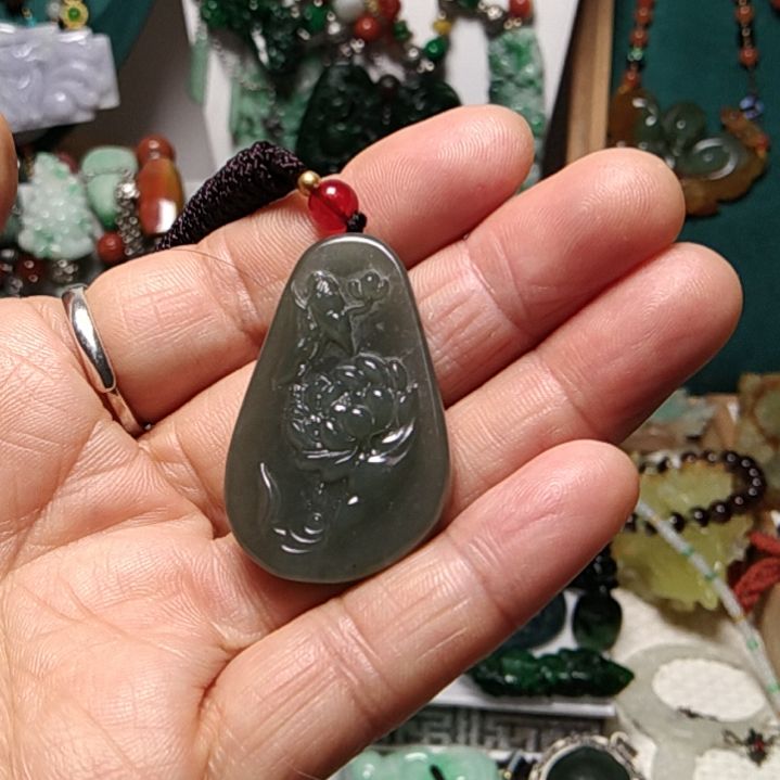 翡翠未镶嵌吊坠(赠链)