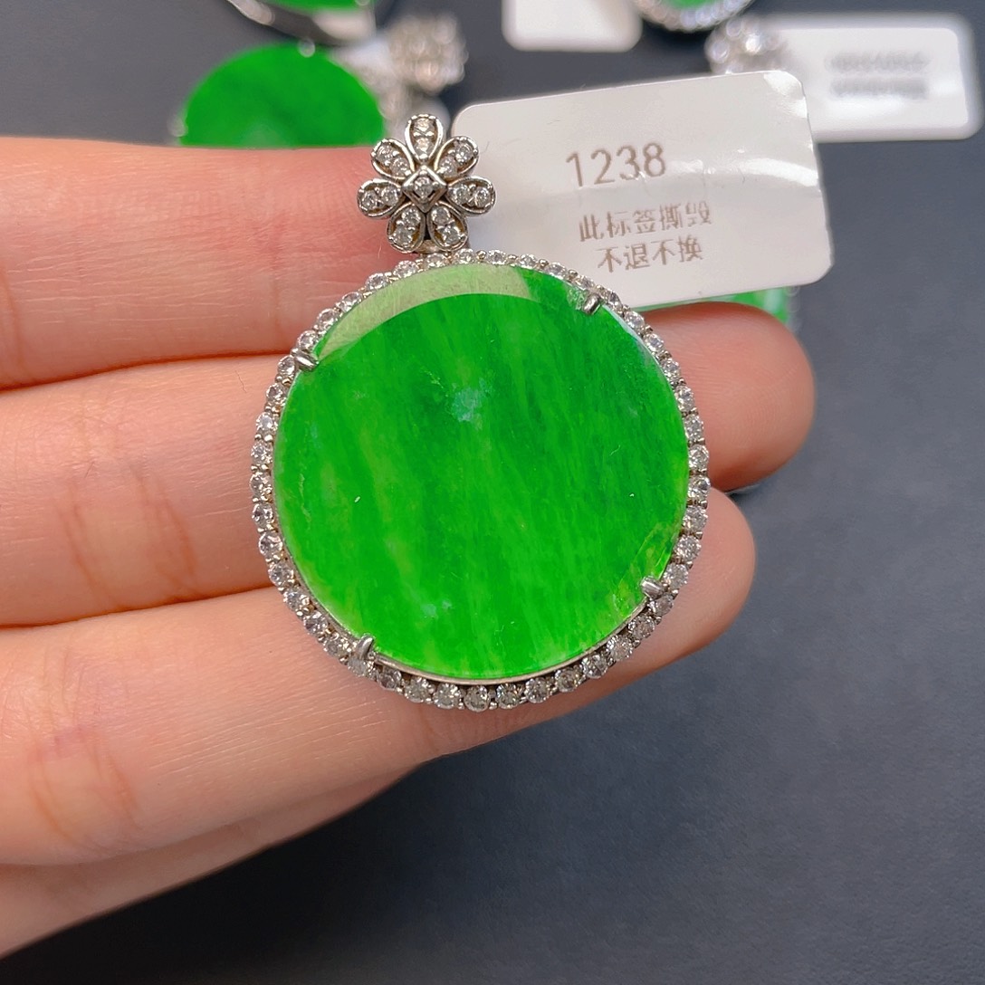 【闪购商品】颈饰银S925镶嵌翡翠