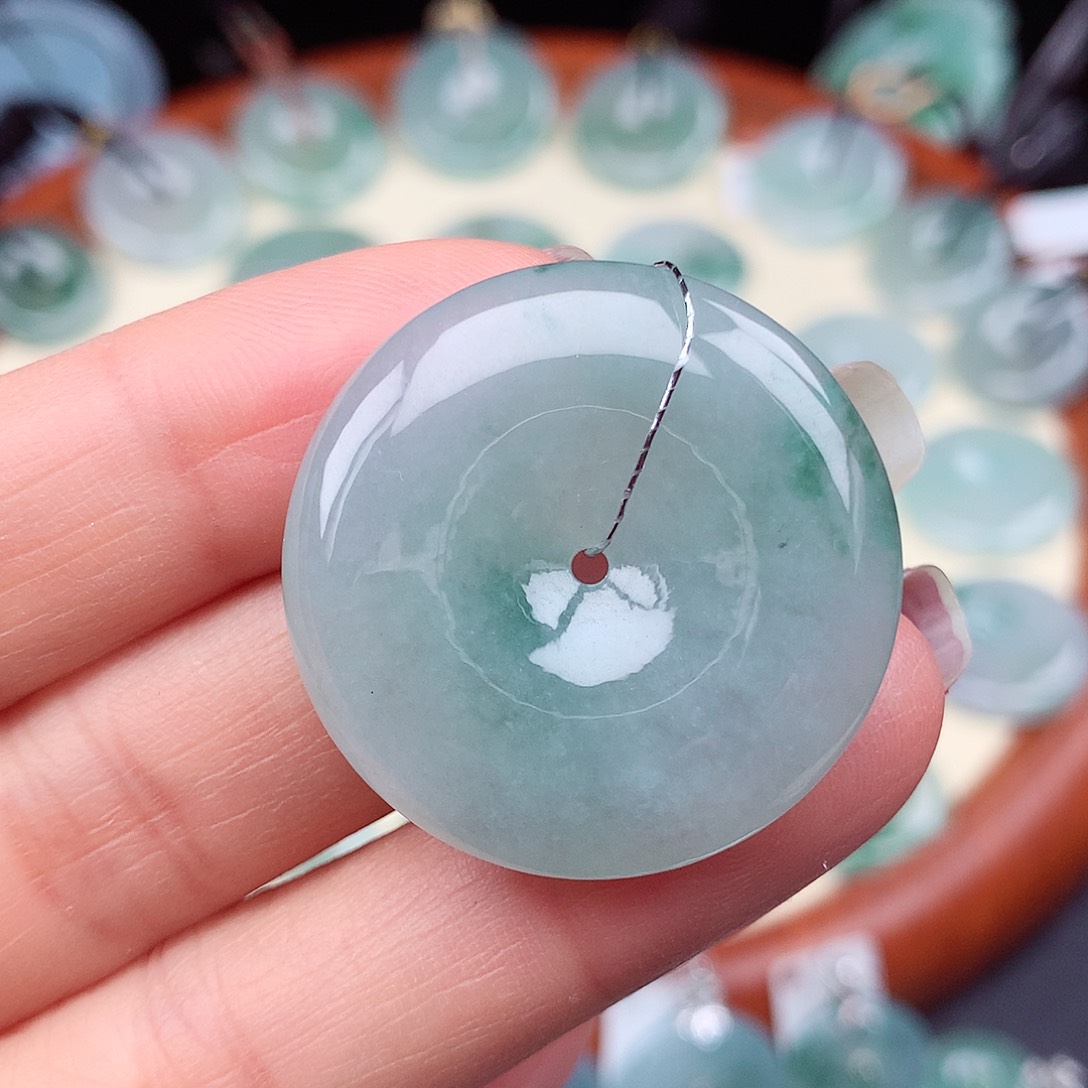 翡翠颈饰未镶嵌吊坠