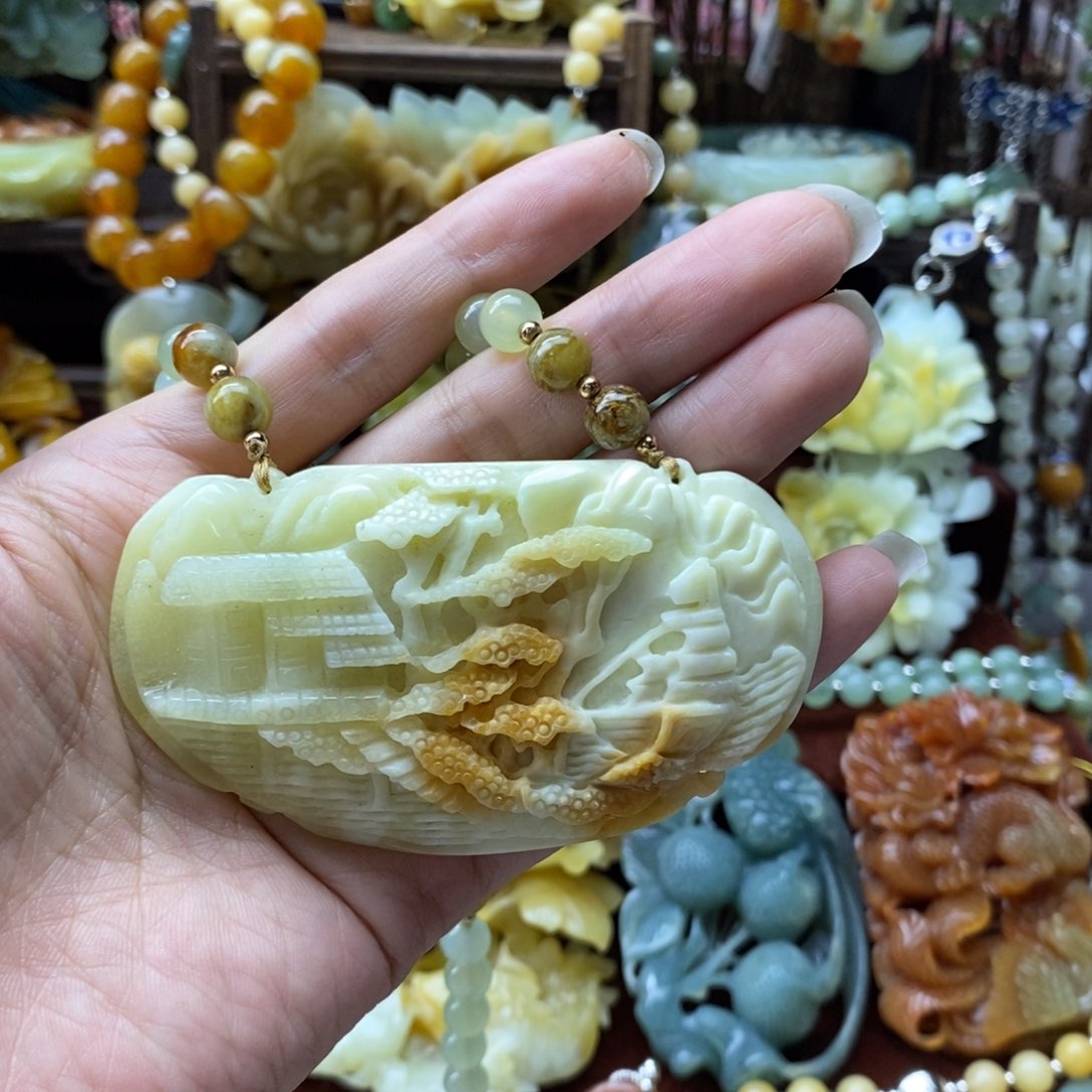 蛇纹石玉挂件未镶嵌