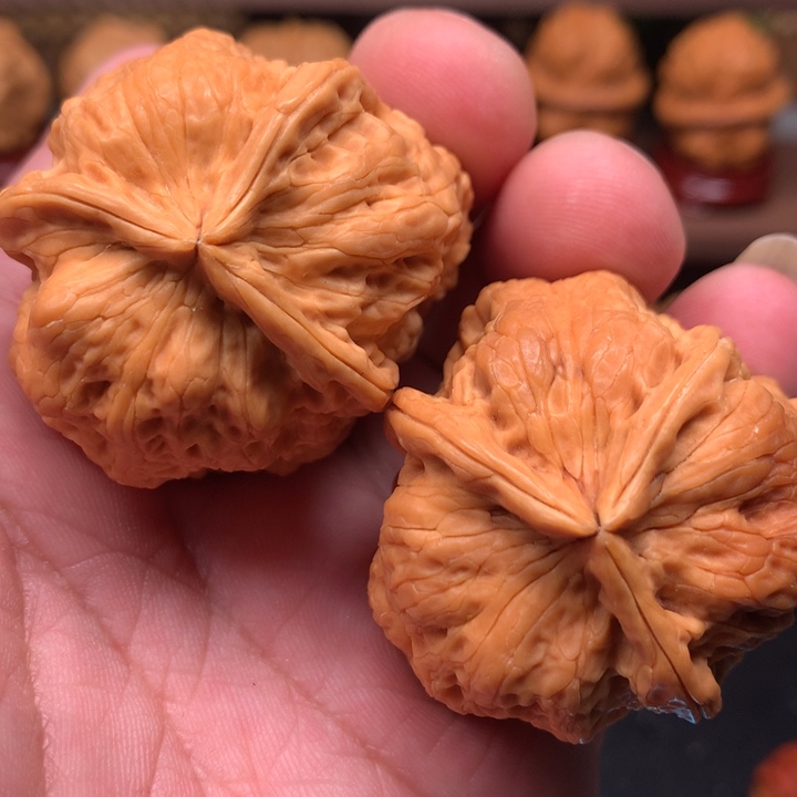 文玩核桃吊坠峭壁三棱