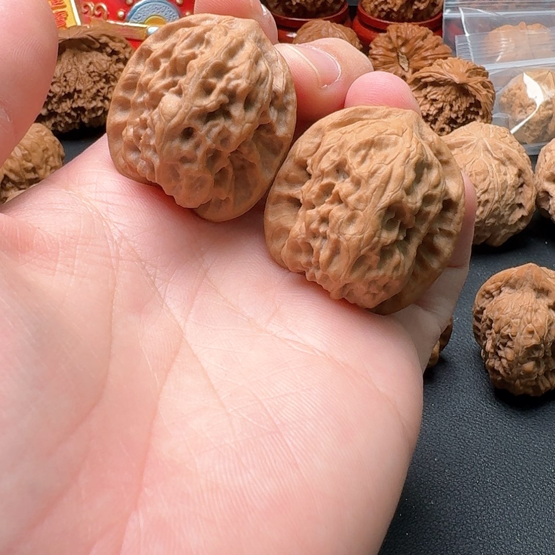 文玩核桃吊坠野狼33