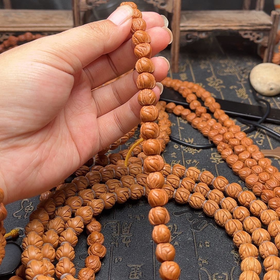 吊坠桃核玉龙薄挂