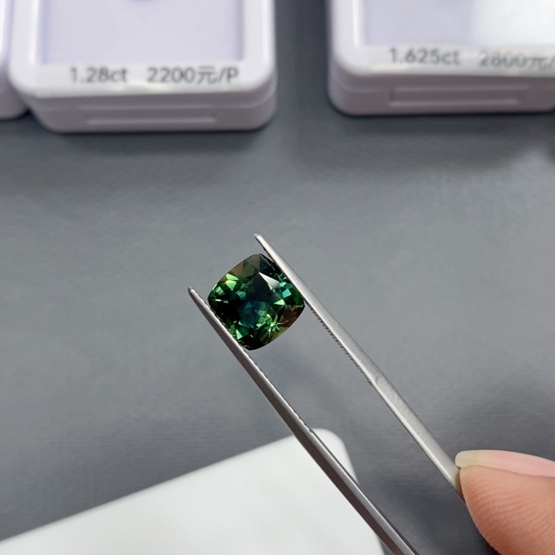 蓝宝石裸石未镶嵌3.4克拉