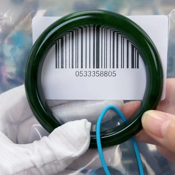 和田玉未镶嵌手镯微瑕60.6