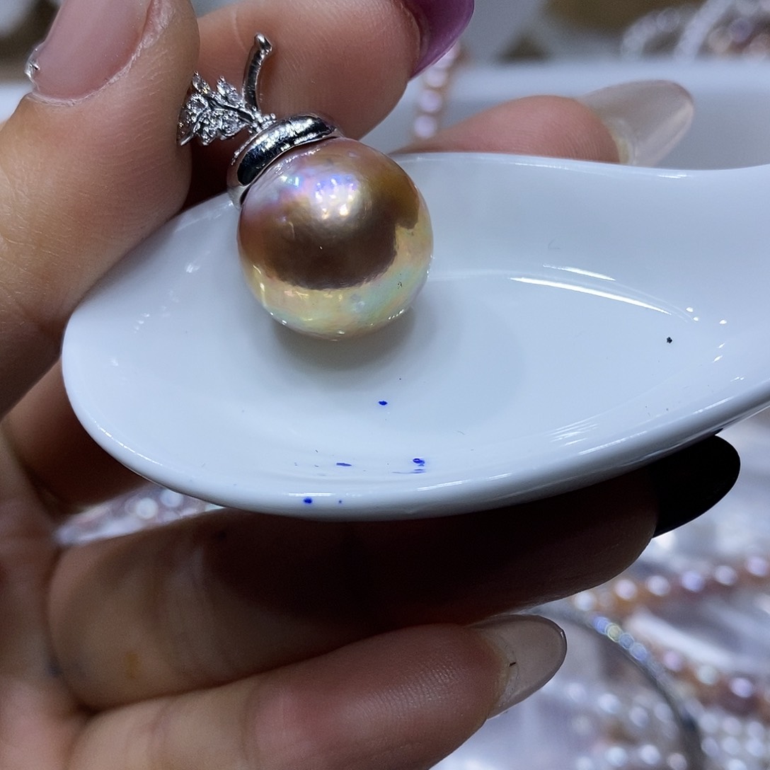 淡水珍珠吊坠未镶嵌