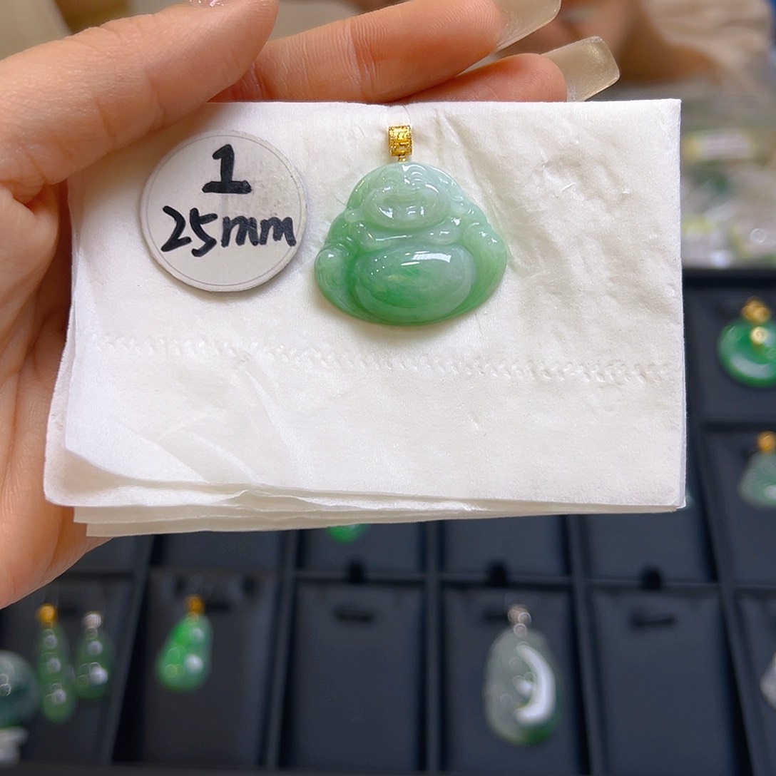 翡翠颈饰18K金镶嵌翡翠