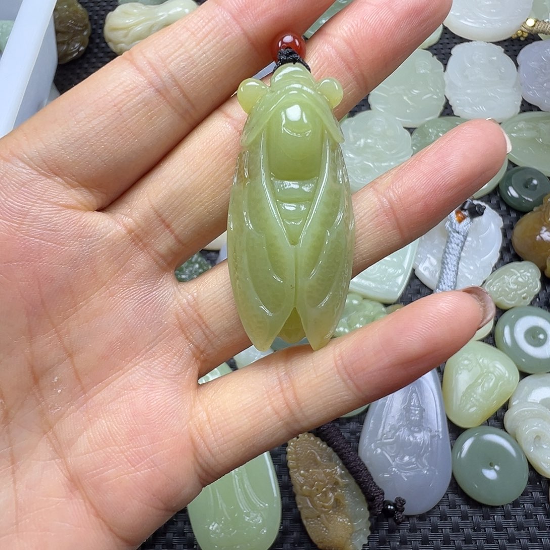 和田玉未镶嵌吊坠(赠链)有裂漏