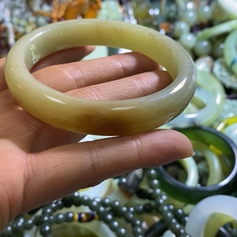 和田玉手镯未镶嵌58口径