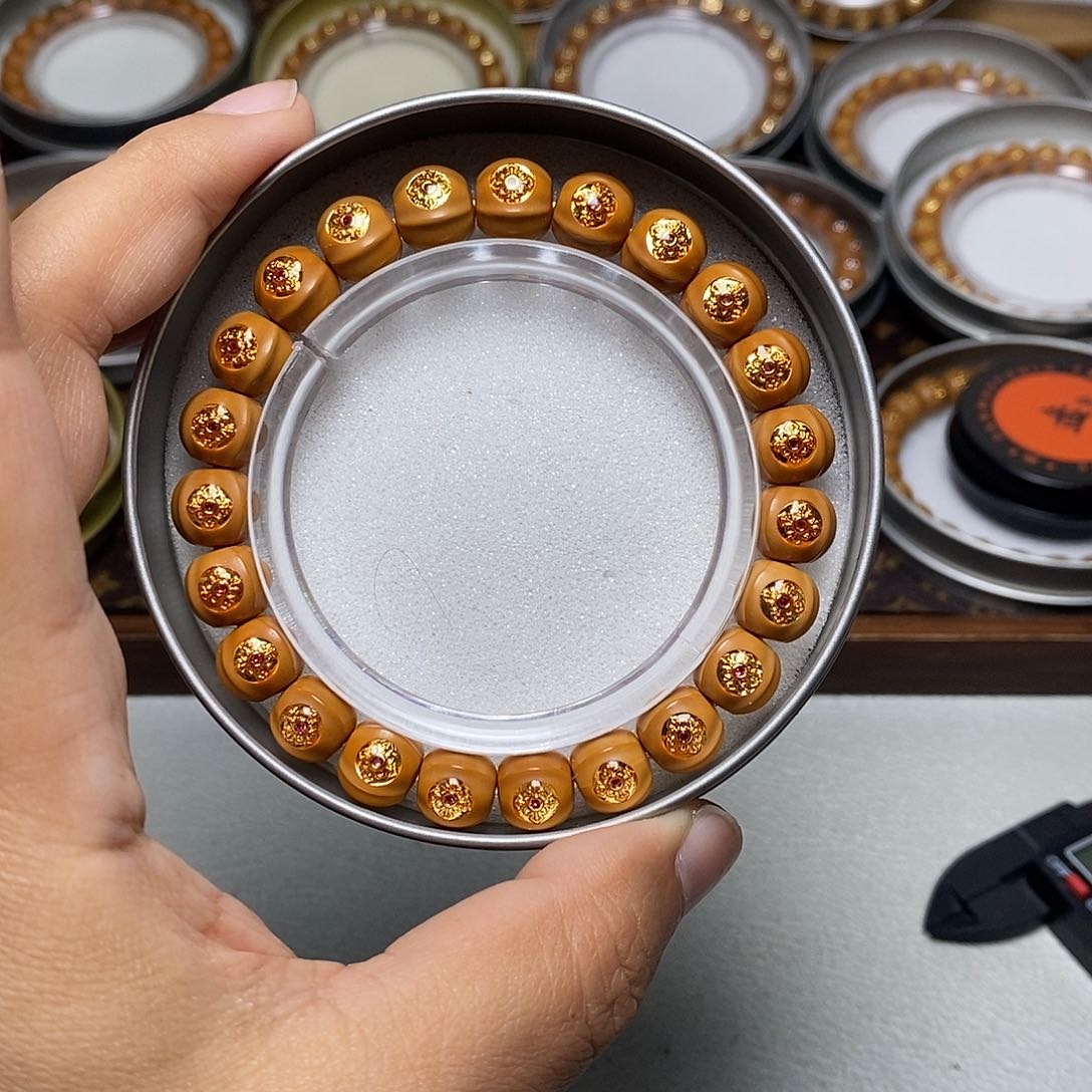 猴头核桃手串61号满标毕业鲨鱼鳍11左右