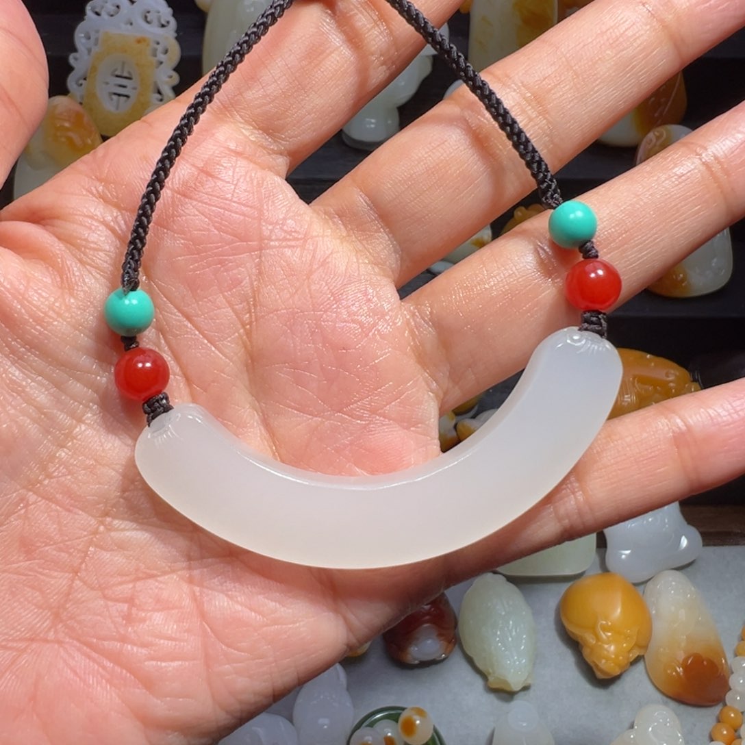 和田玉颈饰未镶嵌