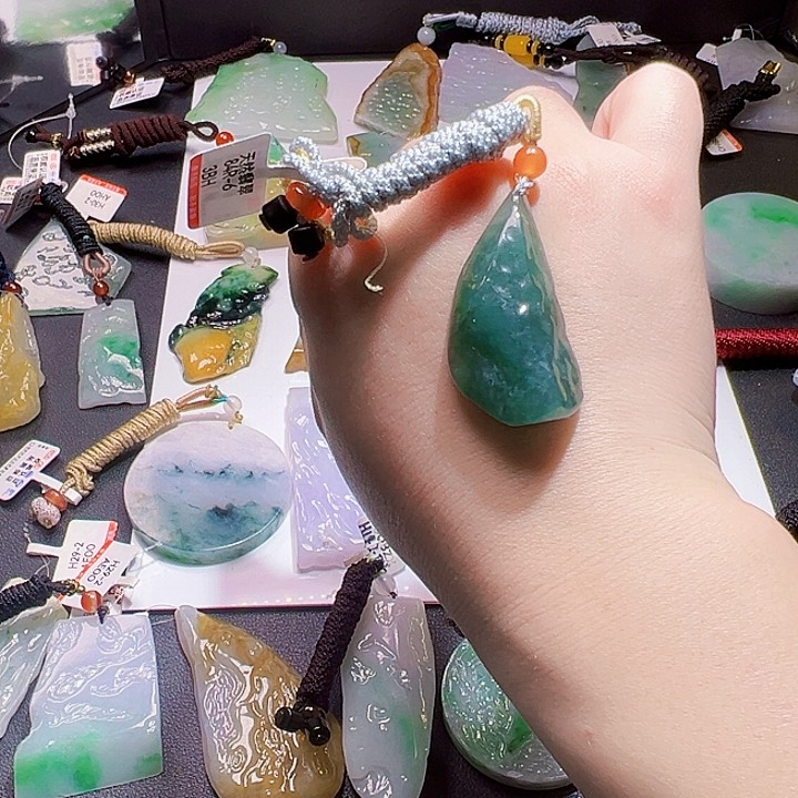 翡翠吊坠(不含链)未镶嵌