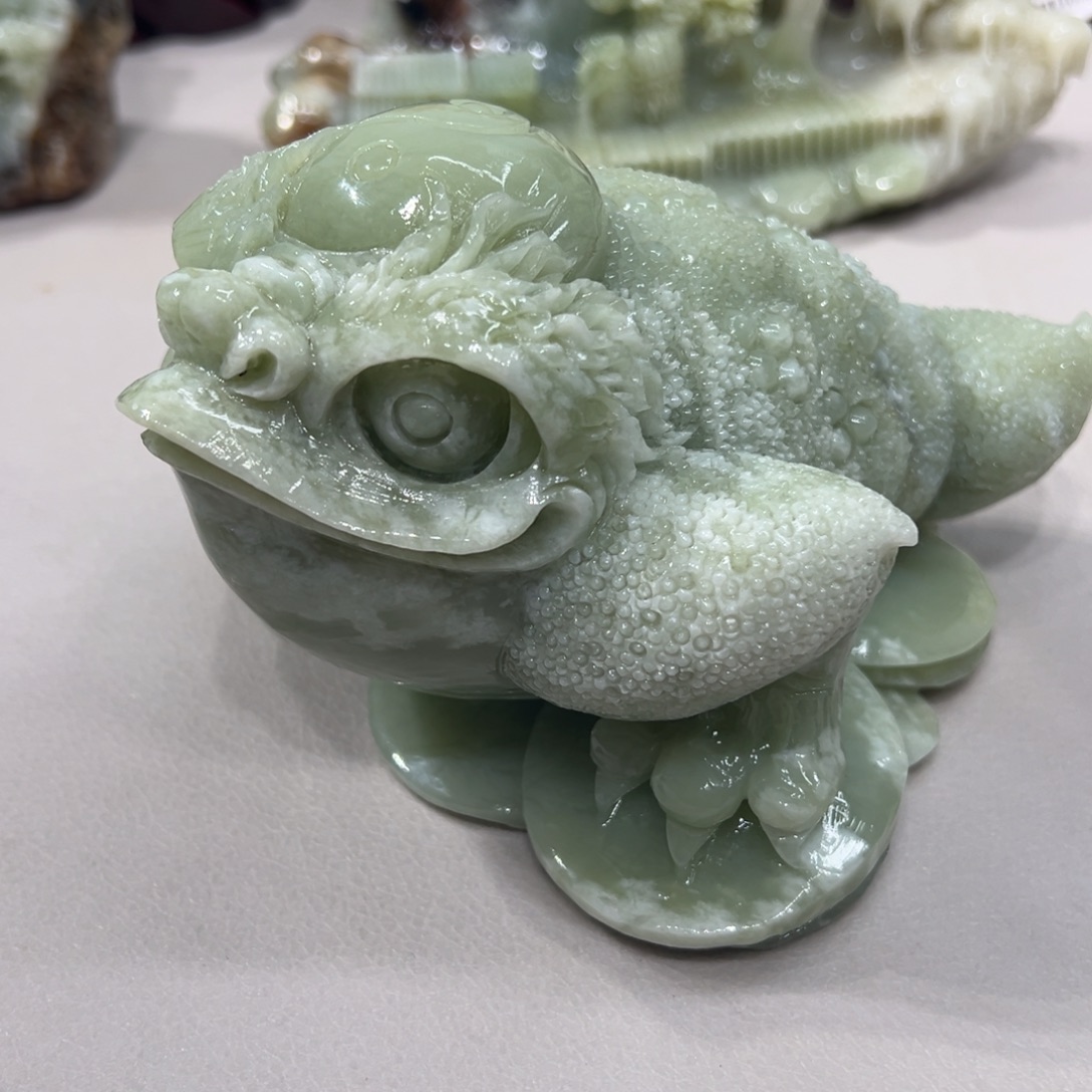 未镶嵌蛇纹石玉金蟾