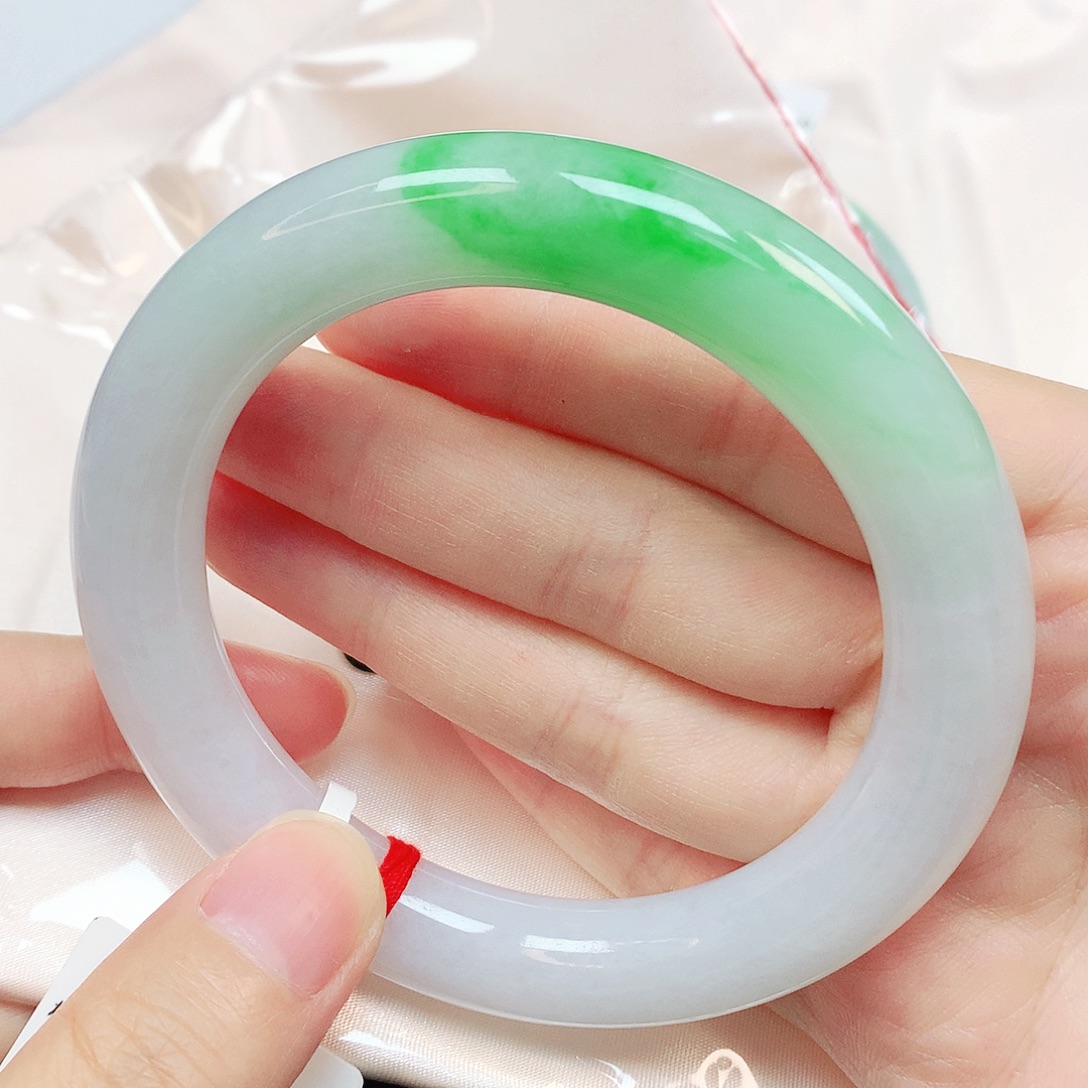 翡翠未镶嵌手镯抖音686