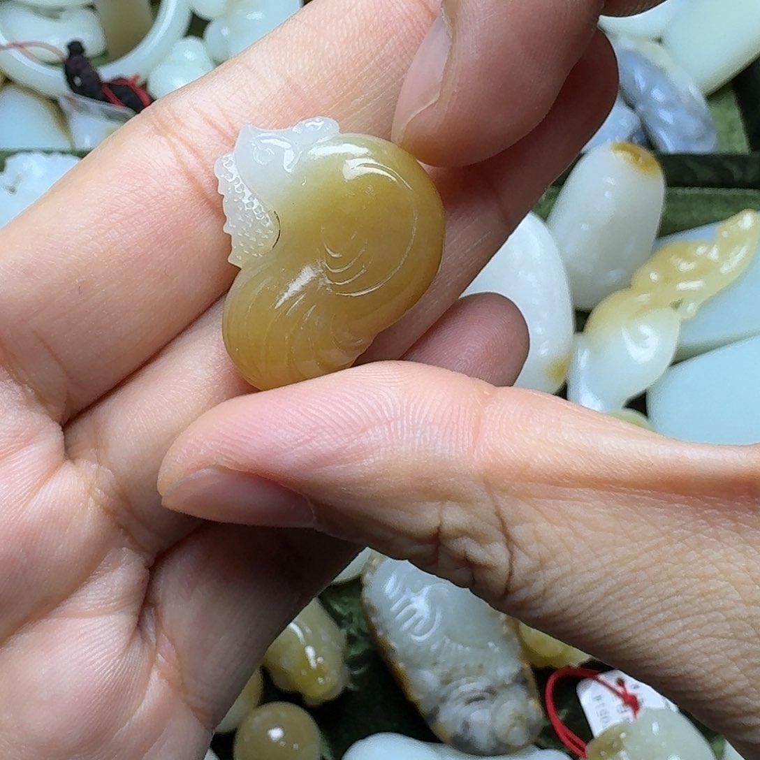 和田玉颈饰未镶嵌