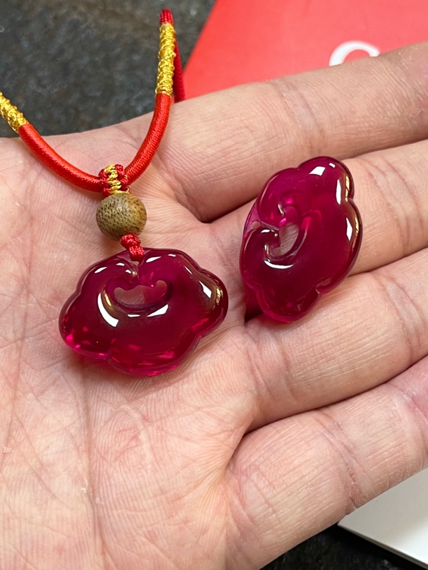 新年专享鸽血红宝石金刚不坏事事如意牌28*19*6mm