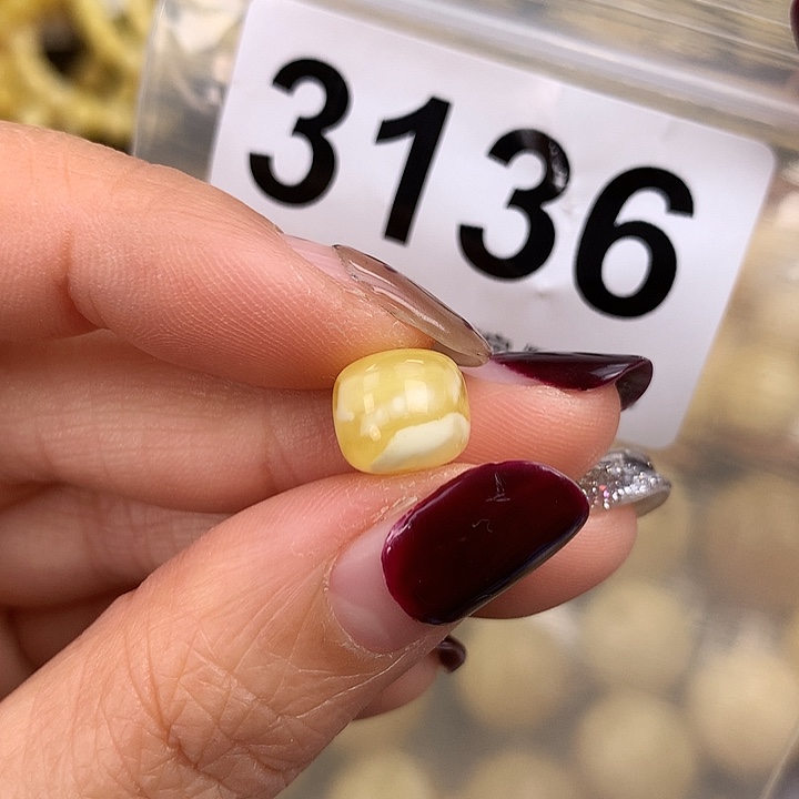 蜜蜡未镶嵌珠宝奇石9.6