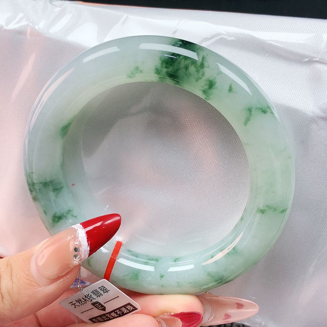 翡翠手镯未镶嵌55胖