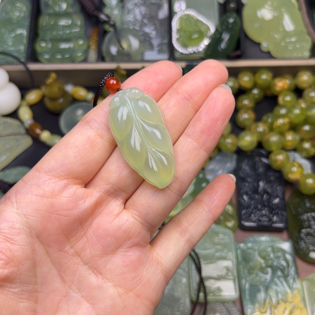 蛇纹石玉未镶嵌吊坠(不含链)